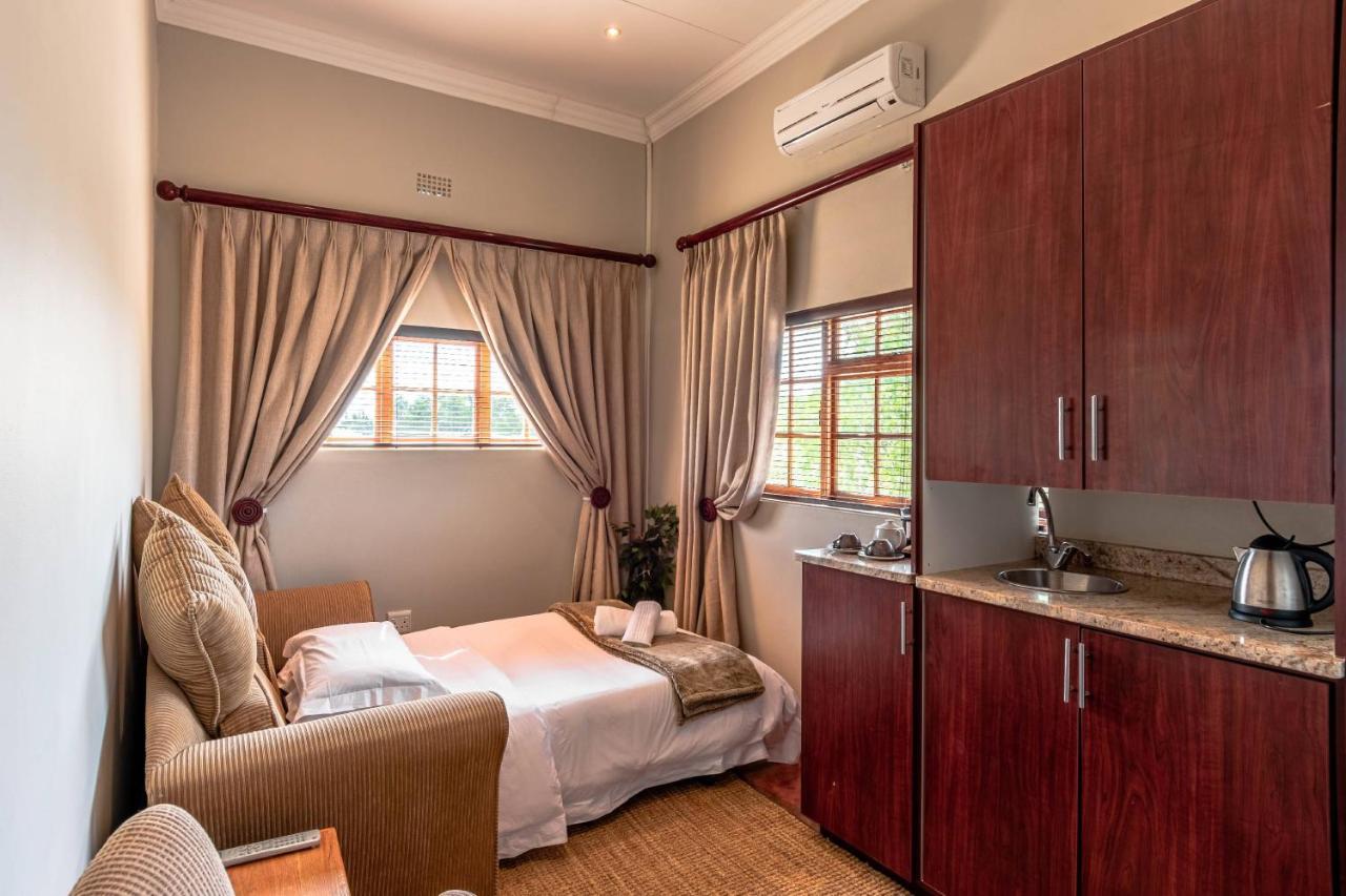 Mooiplaas Guesthouse Oudtshoorn Bagian luar foto