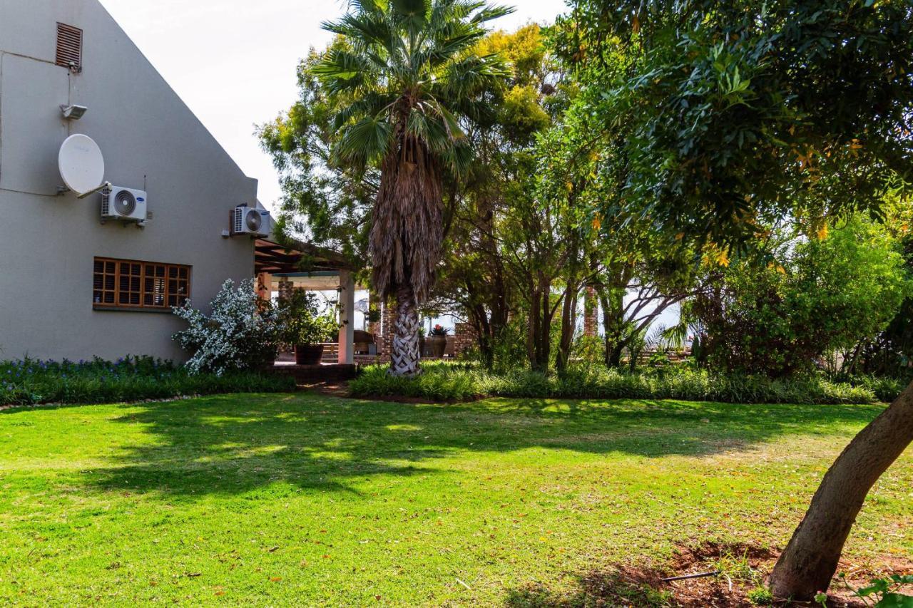 Mooiplaas Guesthouse Oudtshoorn Bagian luar foto